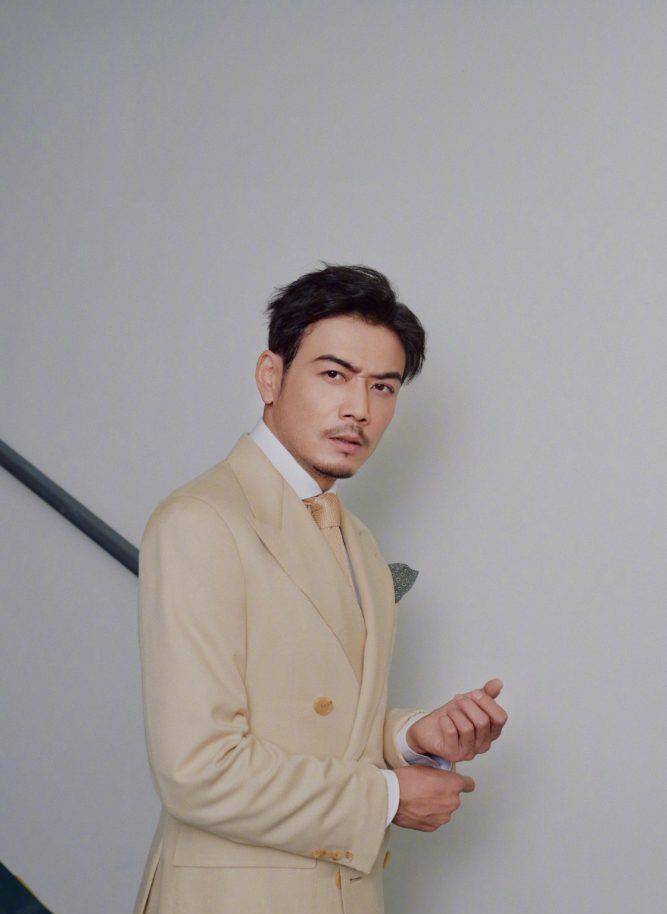 5位最油腻霸道总裁:黄晓明,杨烁谁让你急找吸油纸?_何润东_靳东_角色
