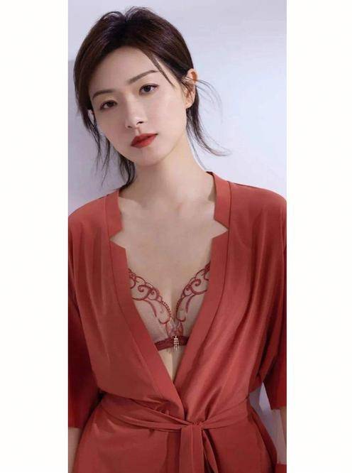 41岁万茜,妩媚性感美好动人!_音乐_人们_实力