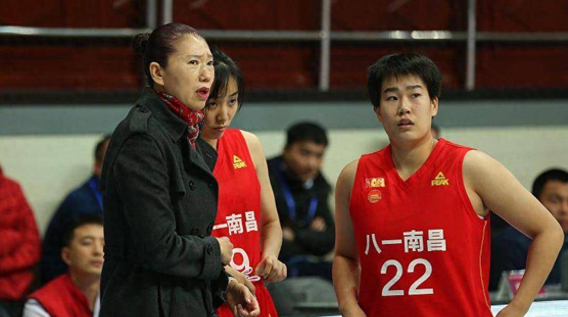 女篮名将展淑萍:儿子六岁男子离去,再婚带儿子付豪改嫁给裁判_篮球