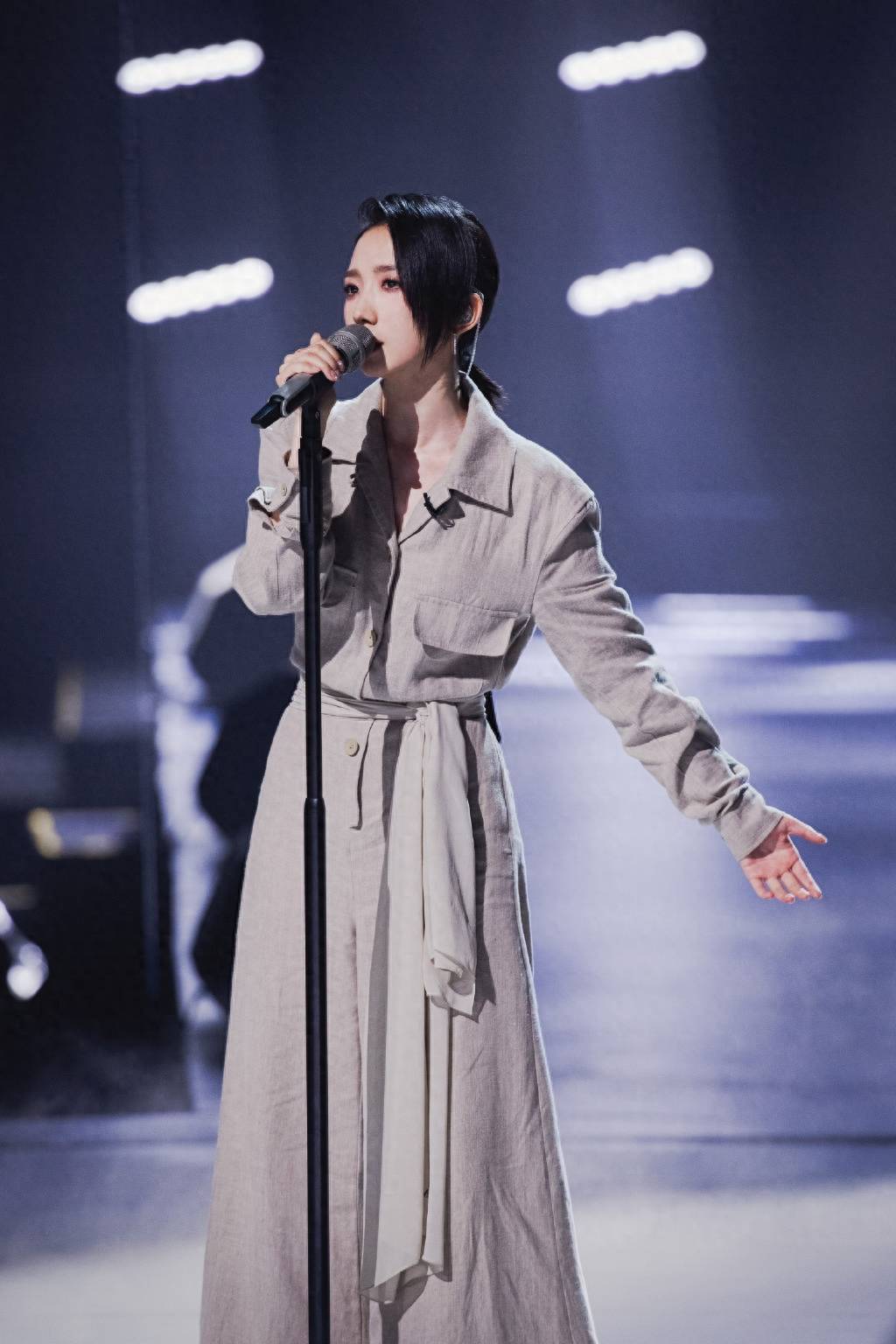 孟美岐的舞台之旅:从火箭少女101到舞台2023,她经历了什么?