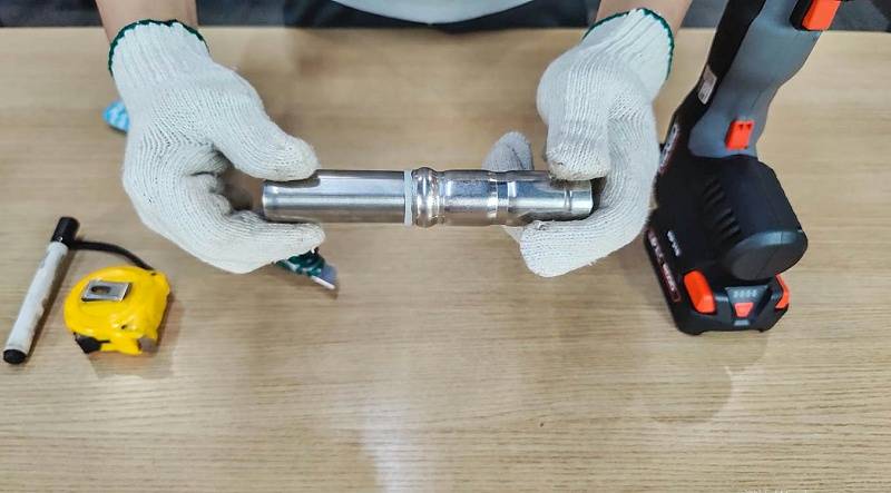 不锈钢水管(小口径)环压连接步骤 图文简版