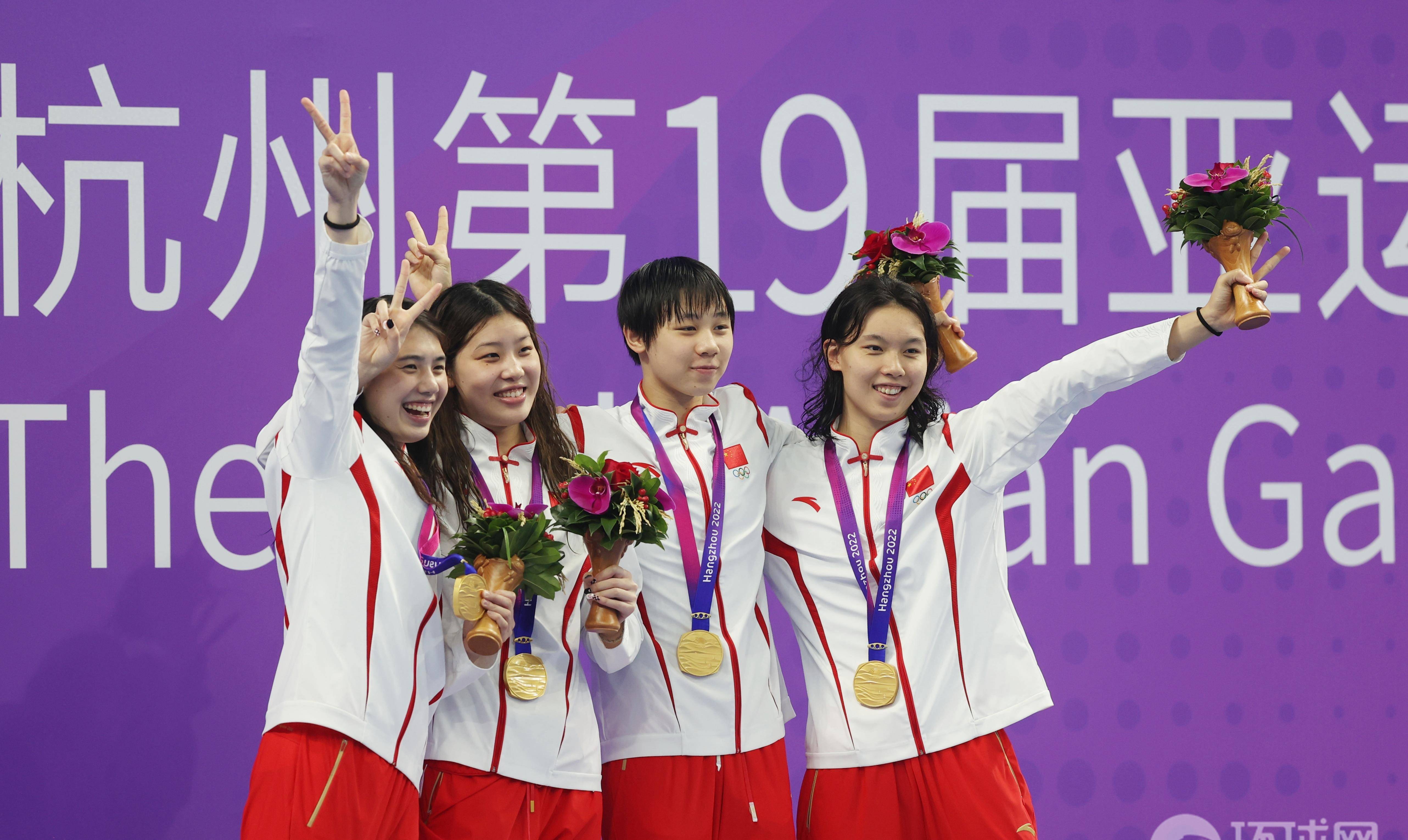 9月24日晚进行的杭州亚运会女子4×100米自由泳接力决赛中,由杨浚瑄