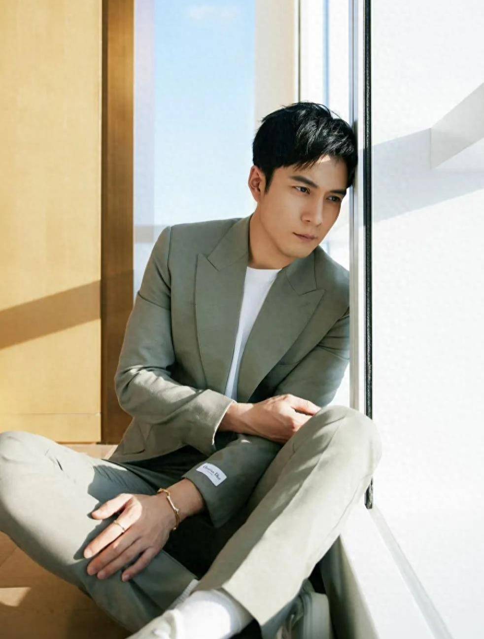 韩东君小狼狗?管虎梁静分手?谭松韵资源降级?向涵之邓为撕番?