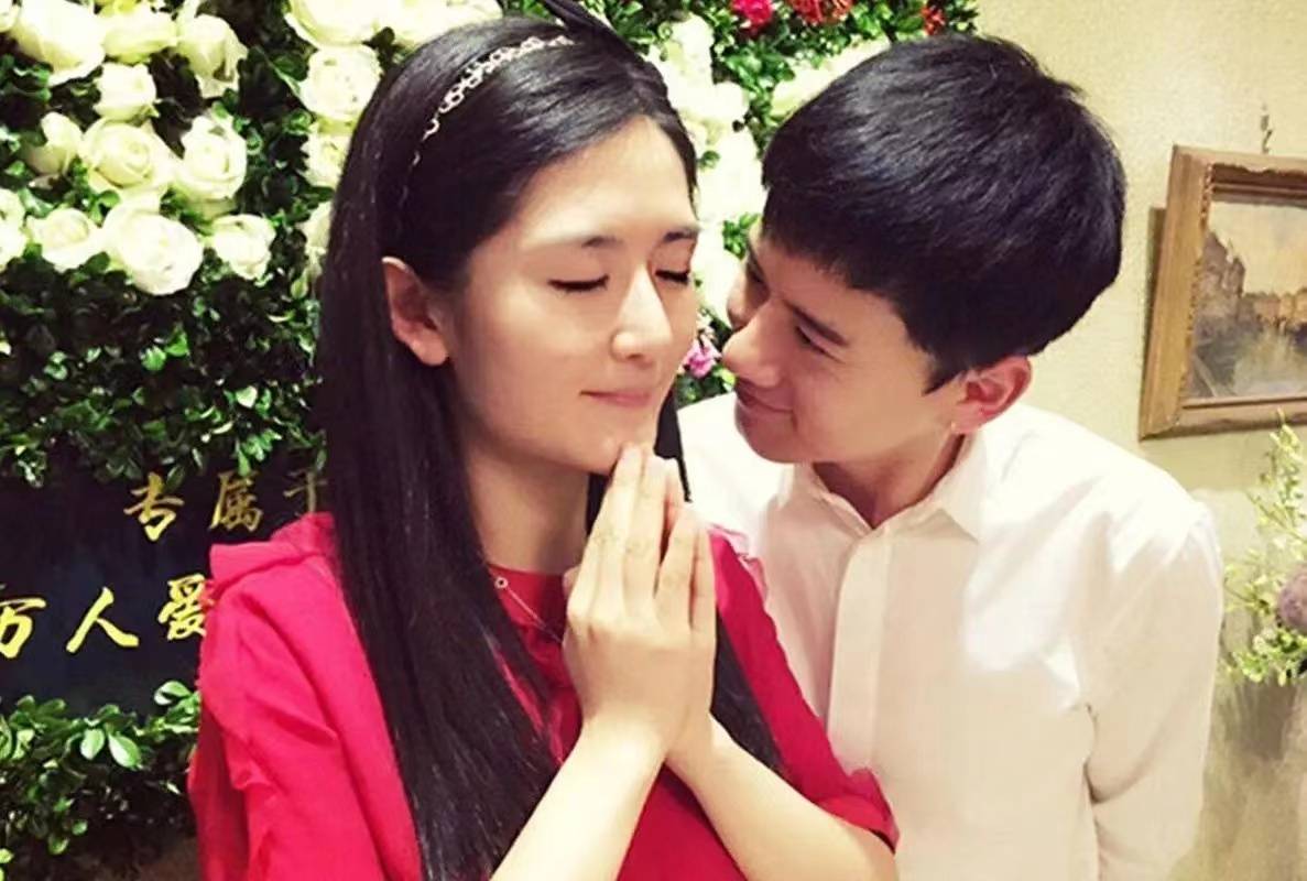 张杰谢娜离婚传言不攻而破!