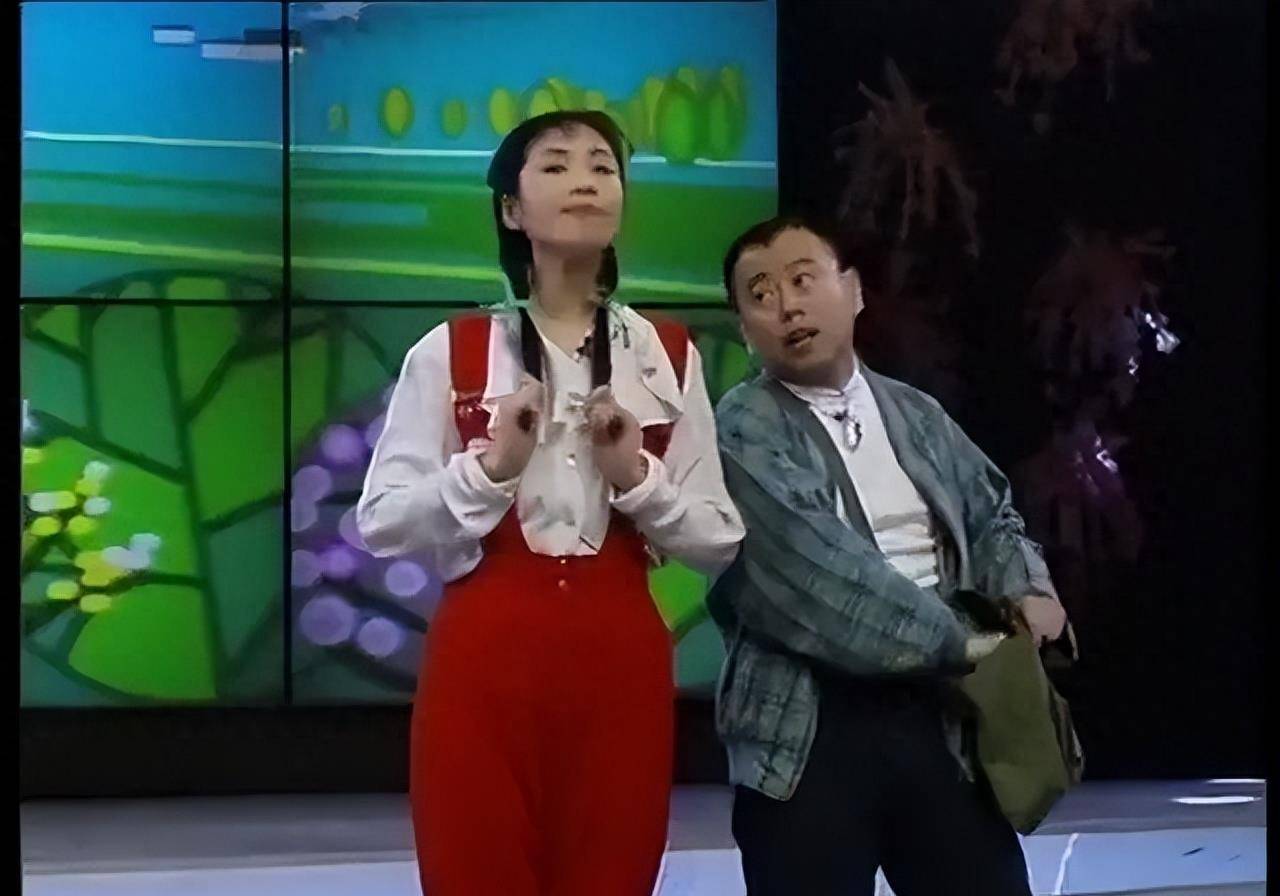 他才在赵本山的推荐下,登上了舞台的舞台,演绎了经典小品《过河》