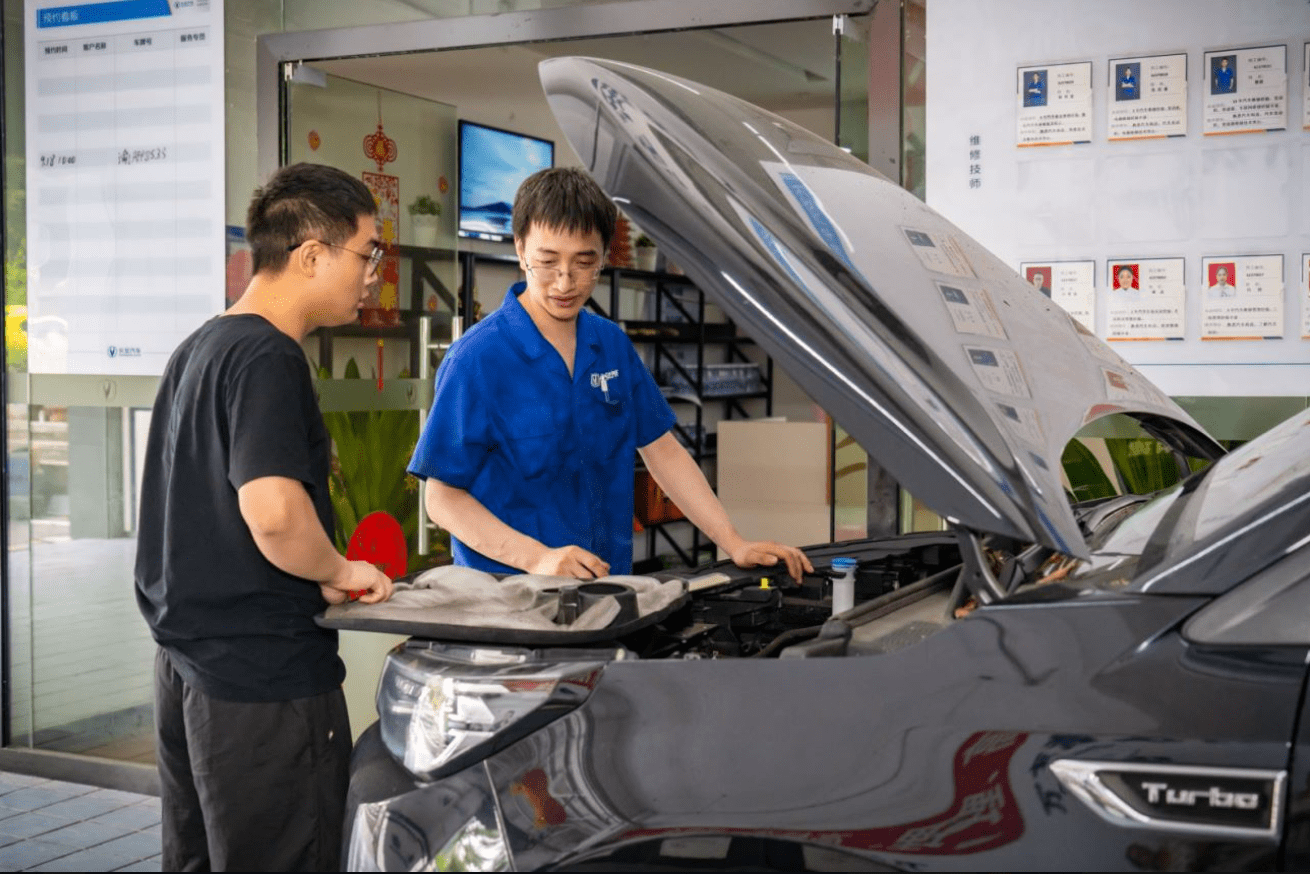 在车辆交付后,售后人员还会与消费者保持频繁的沟通,持续提供售后服务