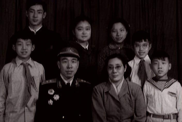 坎坷一生的项辉方,历经多重磨难,最终与爱人葬于园林_革命_黄永胜