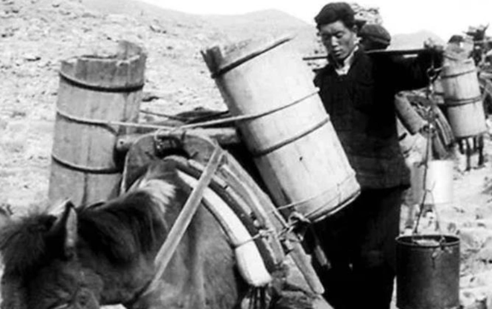 据说,林县农村有个刚过门的小媳妇,因为不小心打翻