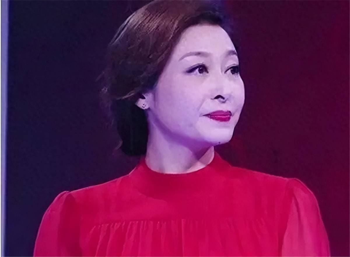 略施粉黛气色极好,再嫁大16岁老公,终获幸福_湖南台_米丘_节目
