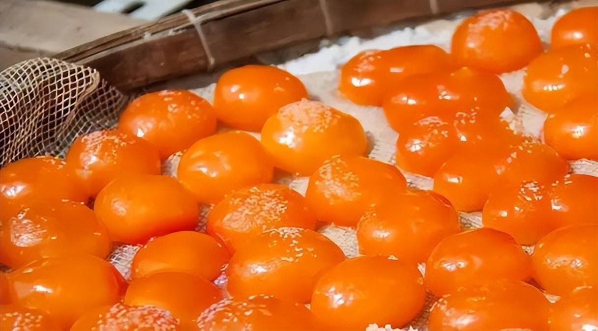 咸蛋黄还能人造?20粒才9.9元,专家教你如何辨真假蛋黄!