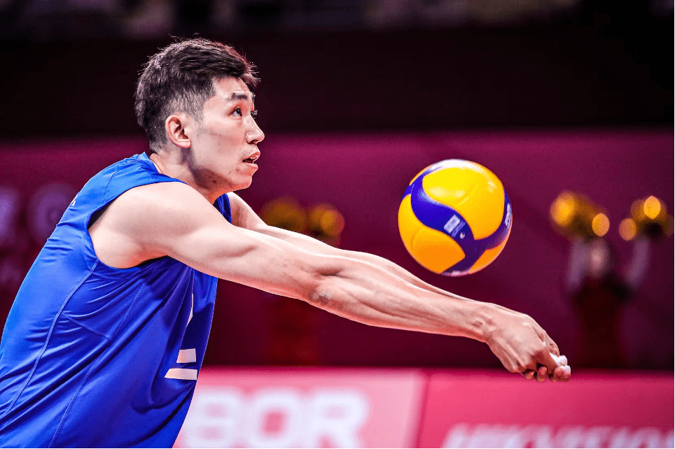 男排队长江川携队夺银,17年后中国男排重归亚运领奖台_伊朗队_比赛