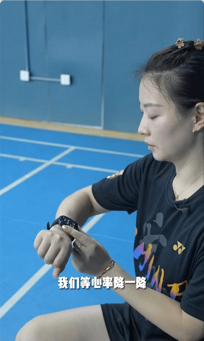 兄弟们，这么多国家队运动员上手的这款手表叫什么？好用吗？