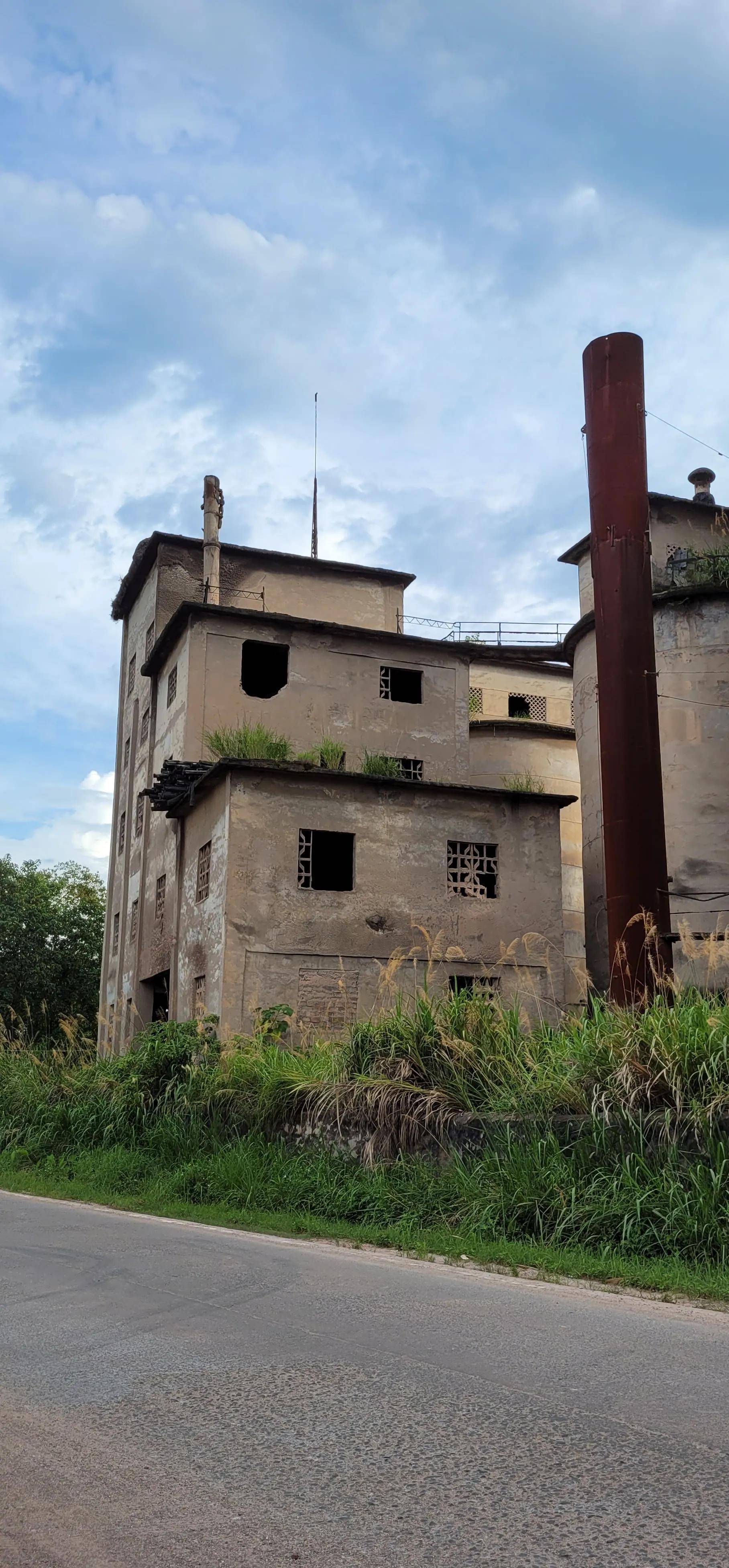 上世纪八十年代的厂房,见证了60后,70后的青春,见证了时代变迁_工作