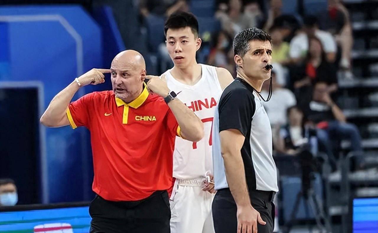 亞運男籃，中國隊39分大勝蒙古隊，但卻暴露出幾點問題