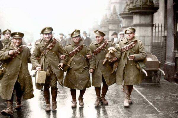 但交战双方使用的武器还是杀伤力极小的滑膛枪,打仗模式和拿破仑时代