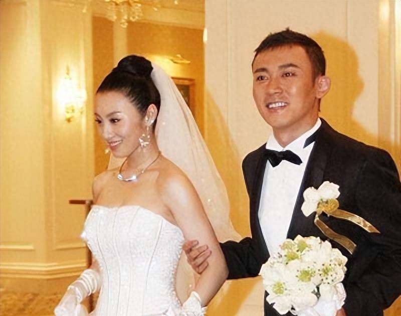 经过一年多的相处,王惠和聂远结婚了.那一年,王惠26岁,聂远30岁.