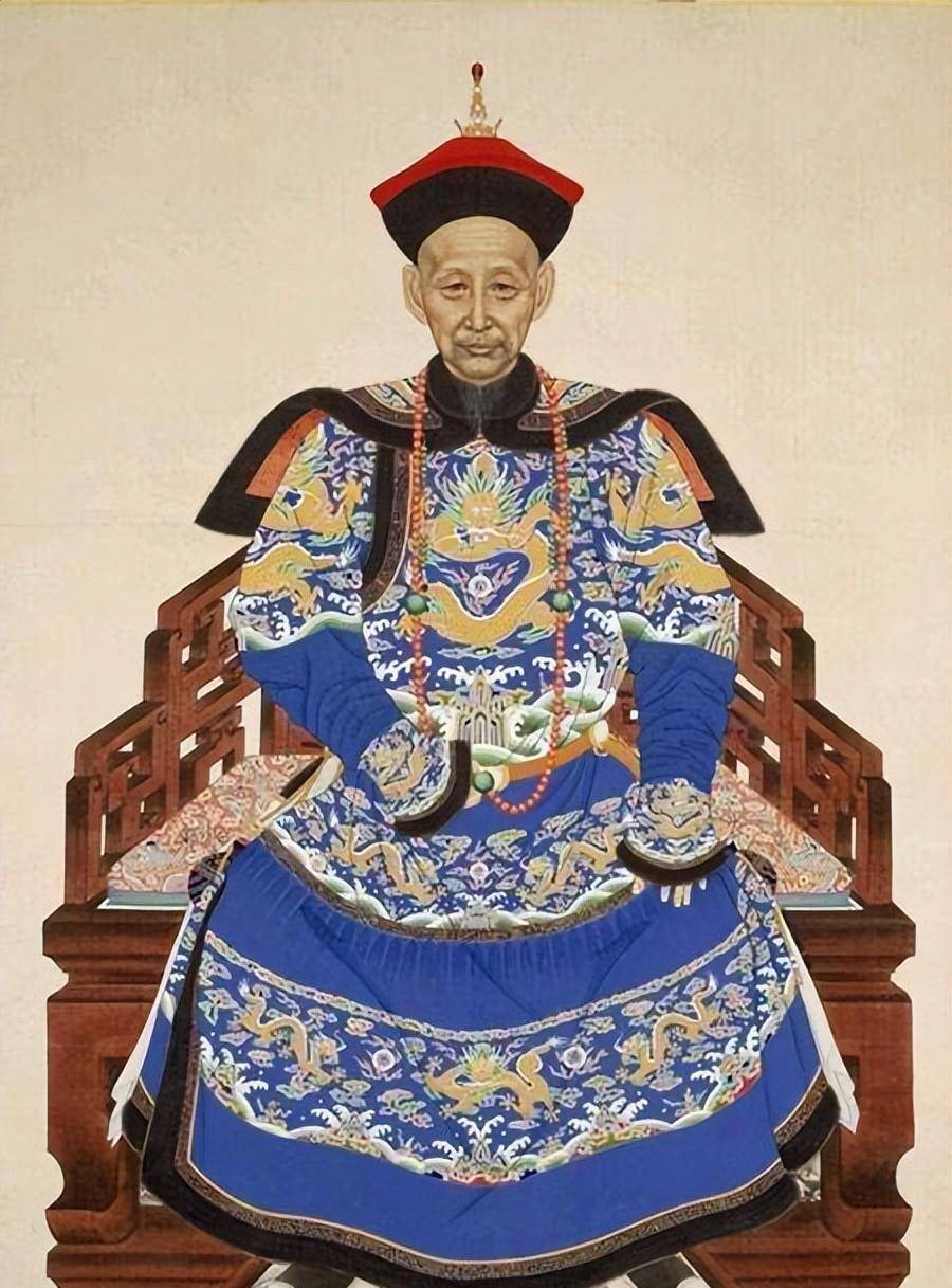 其实,济尔哈朗当时能被封为铁帽子王还是很不容易的.