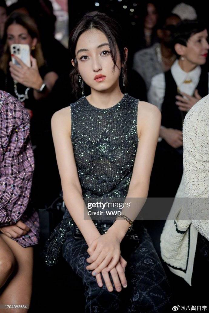 王一博张子枫意外同框,穿着情侣装,真相令人意想不到_chanel_实力派