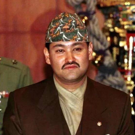 尼泊尔贾南德拉国王图片