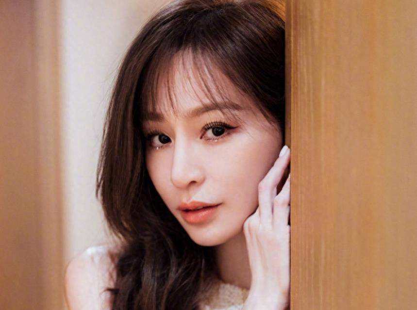 张韶涵坚定爱国立场,王心凌却玩文字游戏,粉丝还疯狂攻击张韶涵_大陆