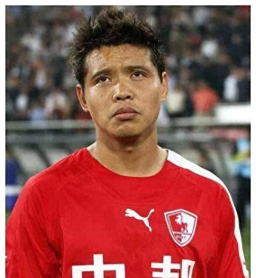 他于1976年3月5日出生在天津,早年被启蒙教练高复祥发现,并展现出惊人