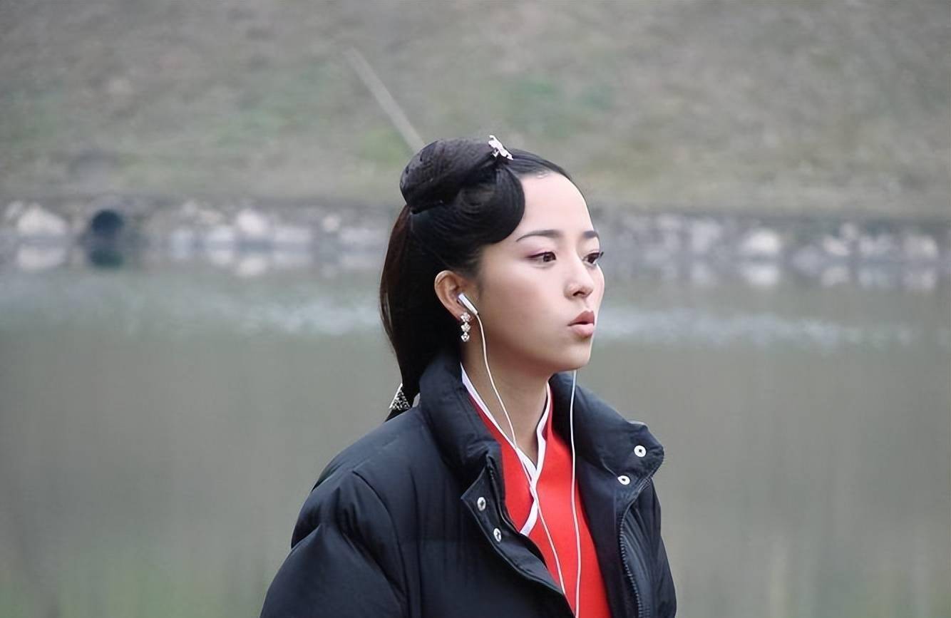 最美雪精灵:从没演过女主,28岁就退圈,一个角色让人想念20年_谢元真
