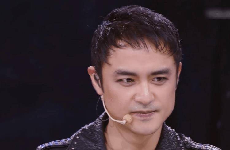 从螃蟹舞到烟熏妆,结果却不如人意_观众_节目_舞台