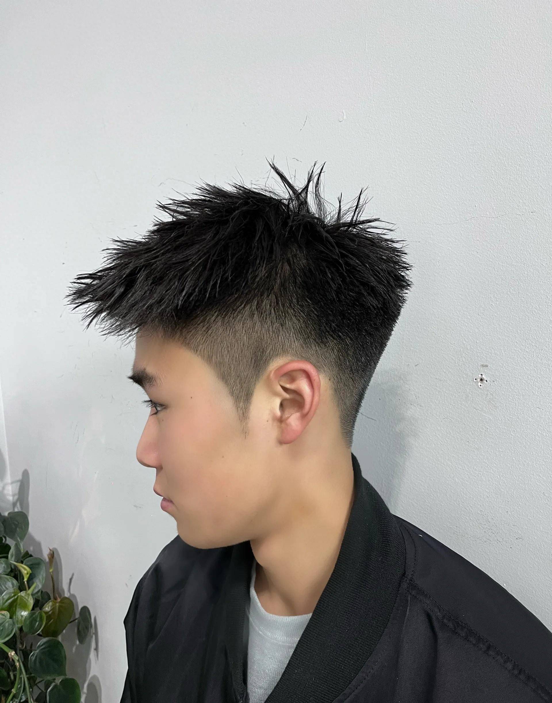 一款超级好看的发型来了时尚又儒雅适合大多数男士