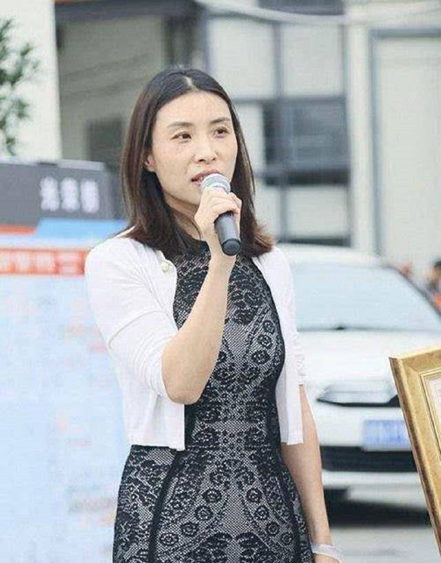 146亿卖掉申通后,靠卖雨伞又挣200亿_陈小英_聂腾飞_中国