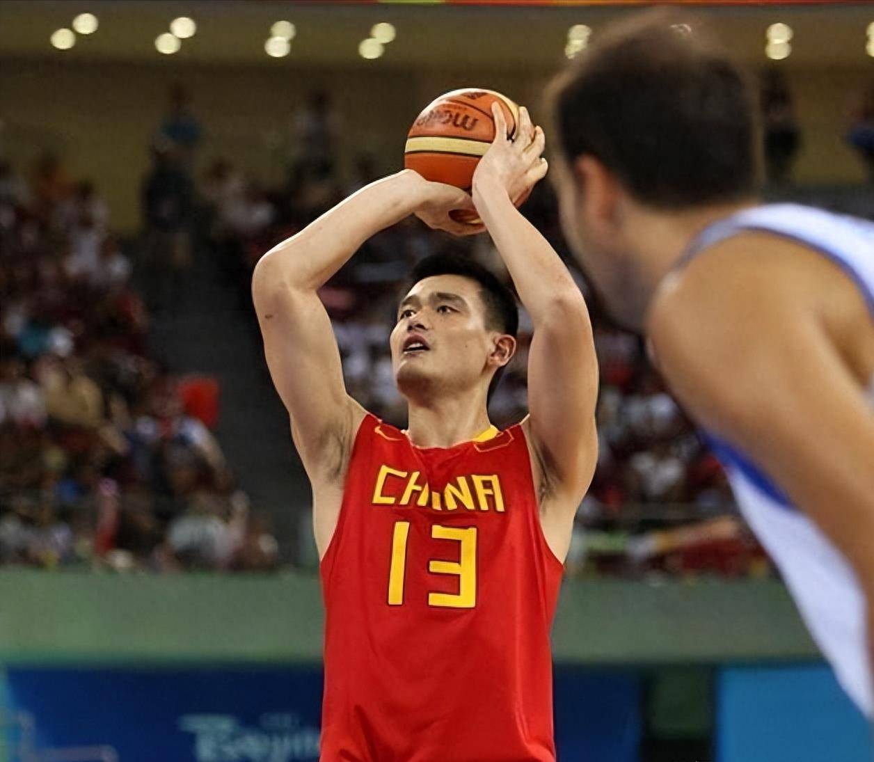 如果姚明再战球场!我们男篮的未来会更耀眼吗?_篮球_球员_国际经验