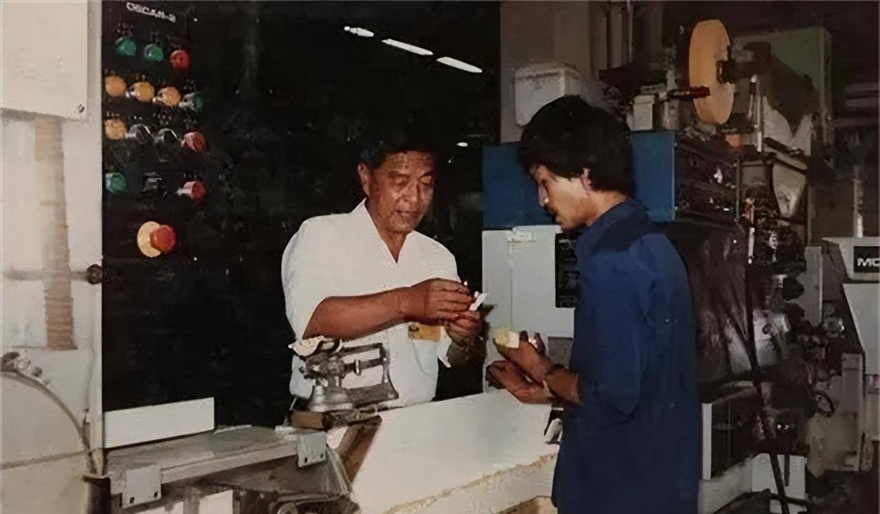 褚时健弟子邱建康出任烟厂厂长,再创辉煌,褚说:做事比我还认真_工作