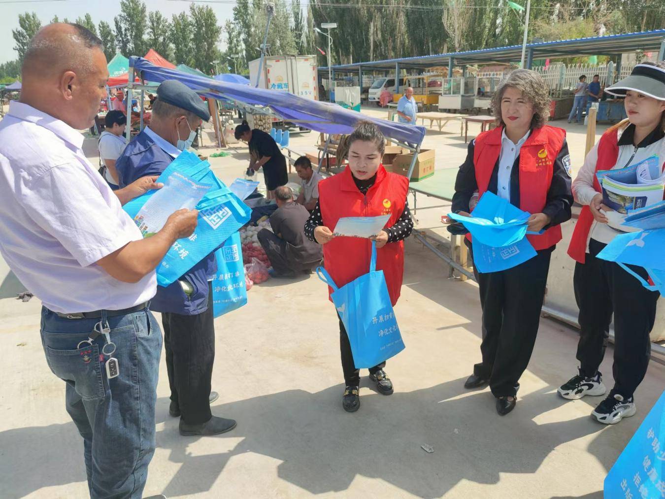 且末县阿热勒镇开展"扫黄打非"宣传教育活动_群众_宣传单_辖区