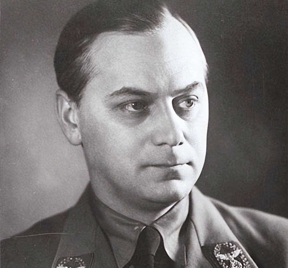 纳粹战犯施特莱彻:临死前毫无悔意,喊出一个名字_希特勒_罗森堡_里宾