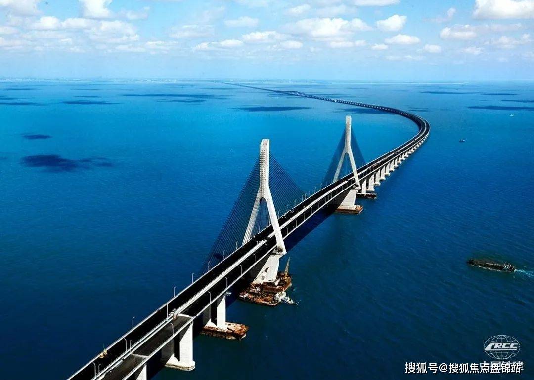 2008年5月,杭州湾跨海大桥建成通车,虽然只有短短的36公里,却在沪甬