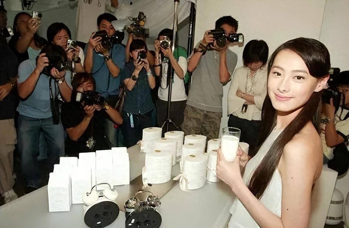 梁洛施:独自清醒,用三个孩子,换来一世荣华富贵,不值吗?