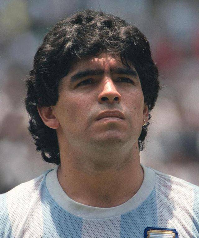 球王马拉多纳,征服了世界,却没能征服自己_阿根廷_足球生涯_进球