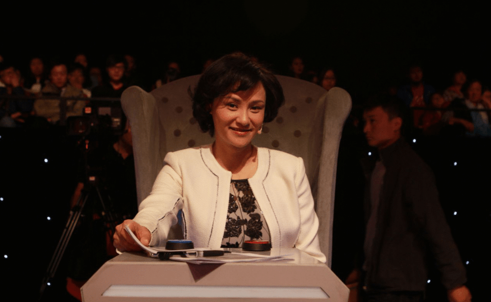 当他们迎来了自己的亲生儿子时,陈志刚的父爱也似乎在这一刻被点燃.