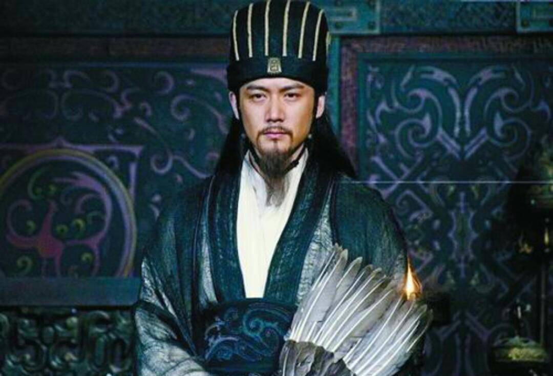 将赤壁之战的最大功绩归功于"舌战群儒","借东风","草船借箭"的诸葛亮