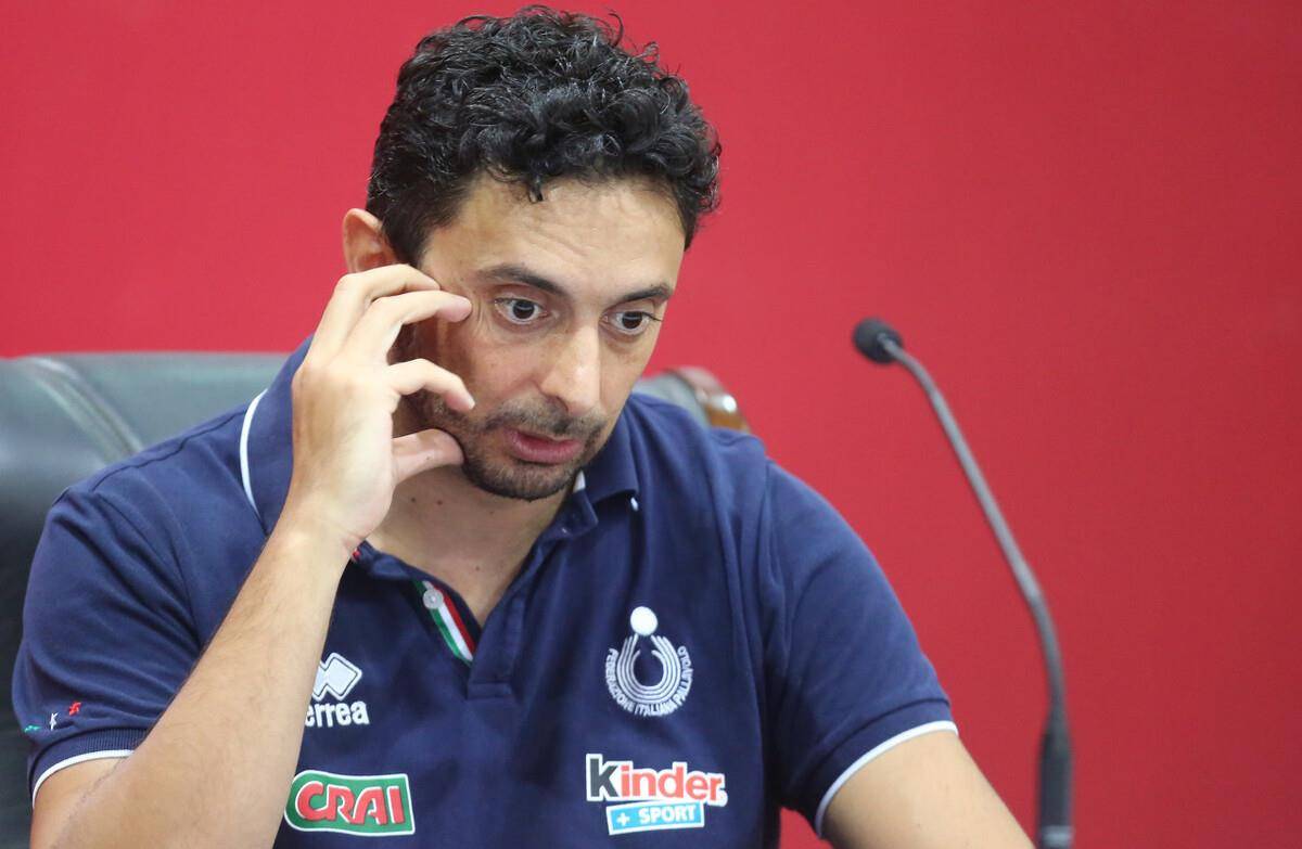 意大利女排教练马赞蒂下课了!中国女排教练蔡斌下课还会远吗?