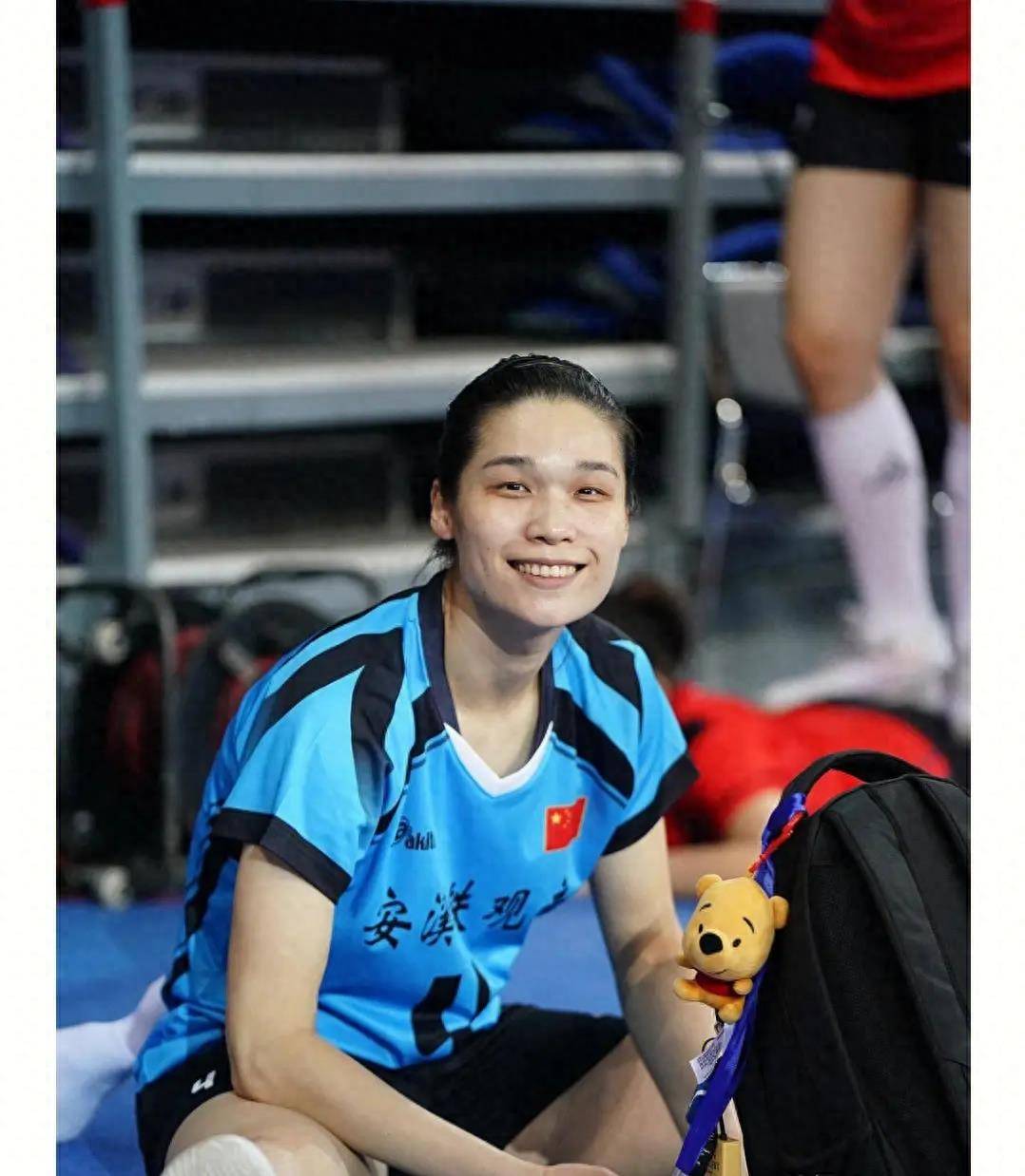 女排最佳自由人林莉:实力出色却巅峰期退役,之后一个月成副教授_训练