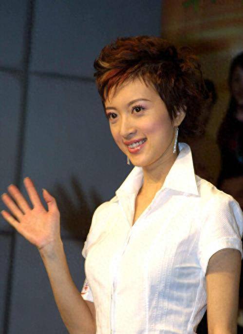 金巧巧成立了个人影视公司,成为了女老板,并制作了一部名为《佳人有约