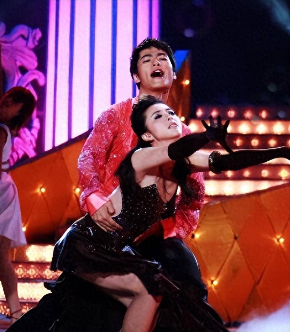 "傻姑"黄小蕾:被杜淳狂追,38天闪婚闪孕,被迪士尼"封杀"_罗小华