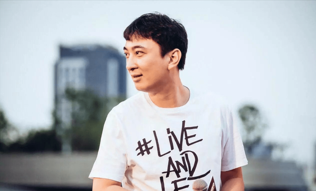 8万订包间,现场开25瓶黑桃a_几位_女方_外套