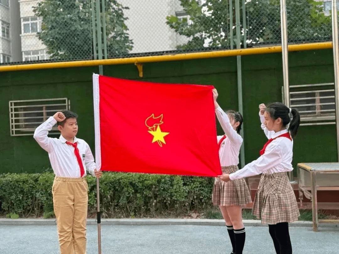 今天,我们入队啦