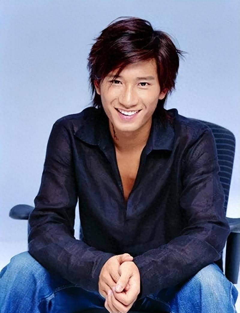 一代"天后",曾与王菲齐名,却被俩渣男折磨成精神病,如今怎样了_陈佳明