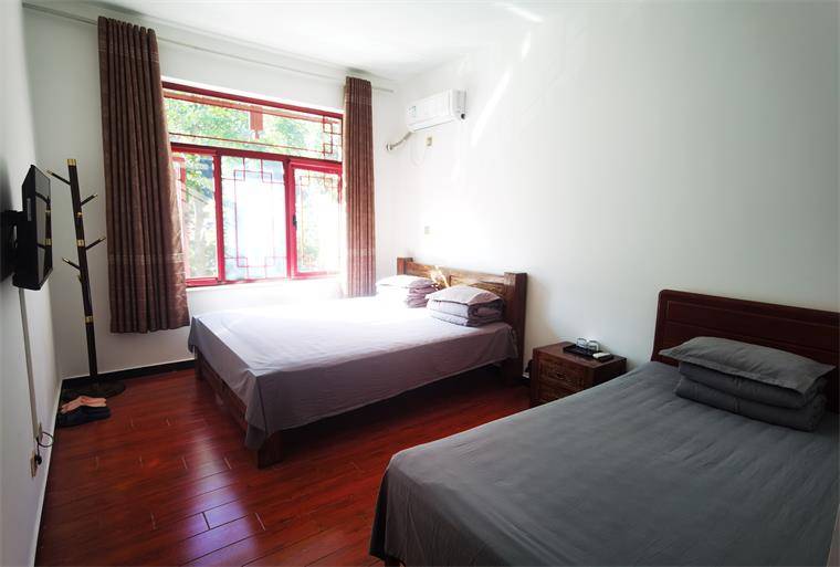 承德兴隆青松岭快活林泃泽轩小院,古色古香,1.2米以下儿童免费!