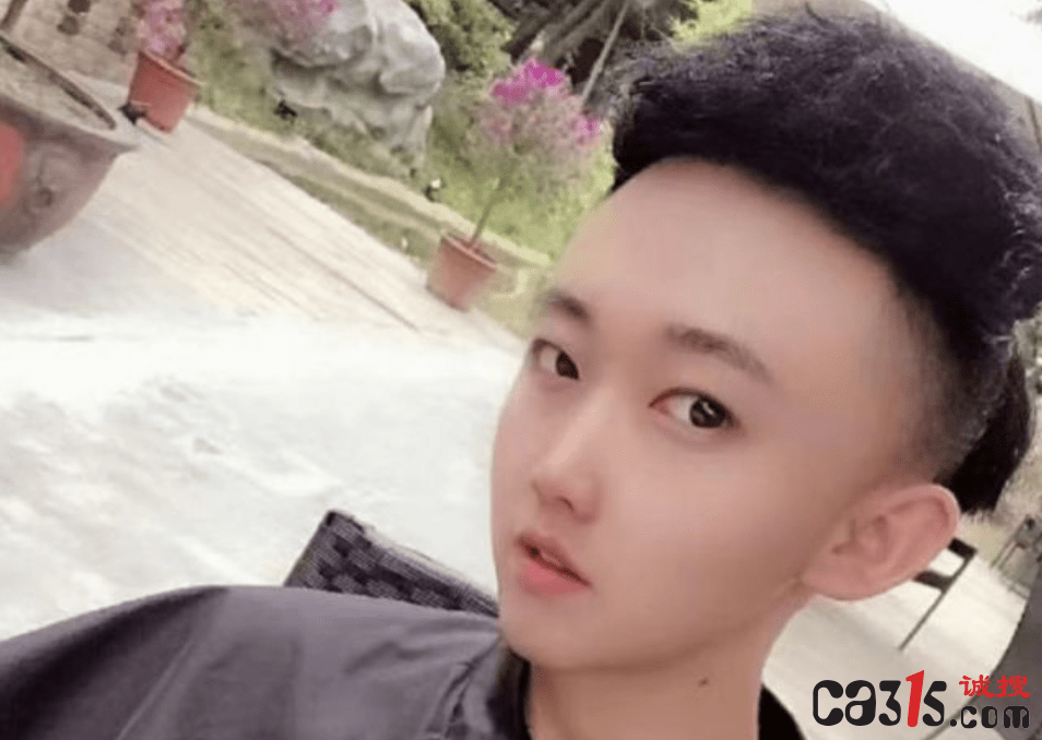 网友曝“四川可乐”带货马丁靴虚假宣传 公司被