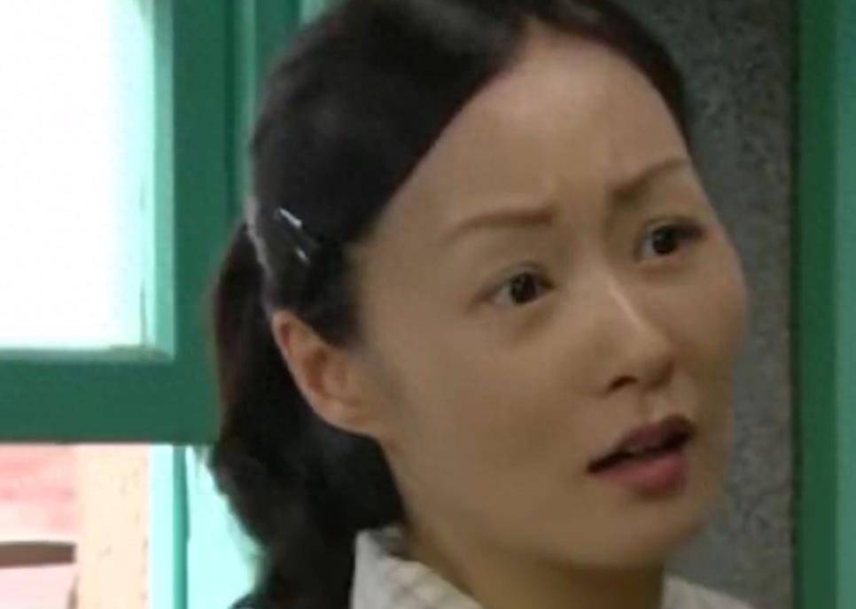 郑家榆:曾遭剧组排挤,与黑帮大佬交往过,却因孙耀威至今未婚?