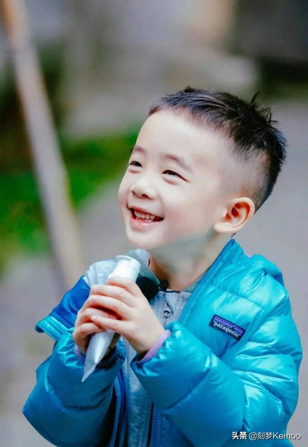 陈小春儿子jasper在爱与自由中成长