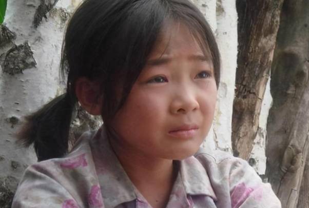 《暖春》"小花"为母还债出道,6岁一场哭戏成名,今24岁远离娱乐圈_齐